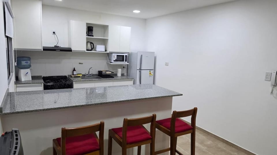 Coffee/tea facilities, Kitchen or kitchenette, oven, toaster