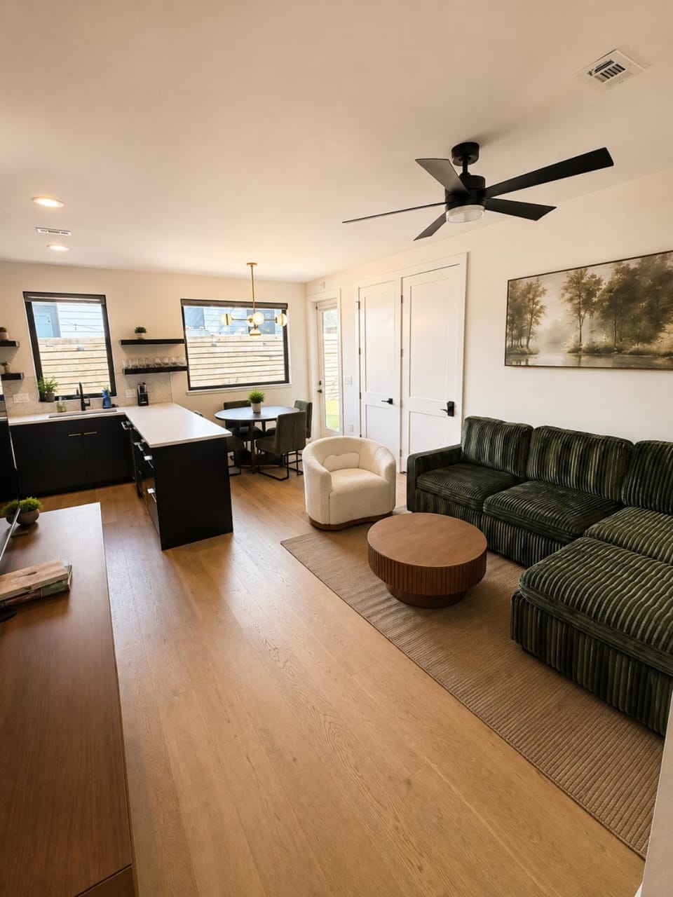 Rooftop Lounge ATX l Fire Pits & Outdoor TV House in Austin