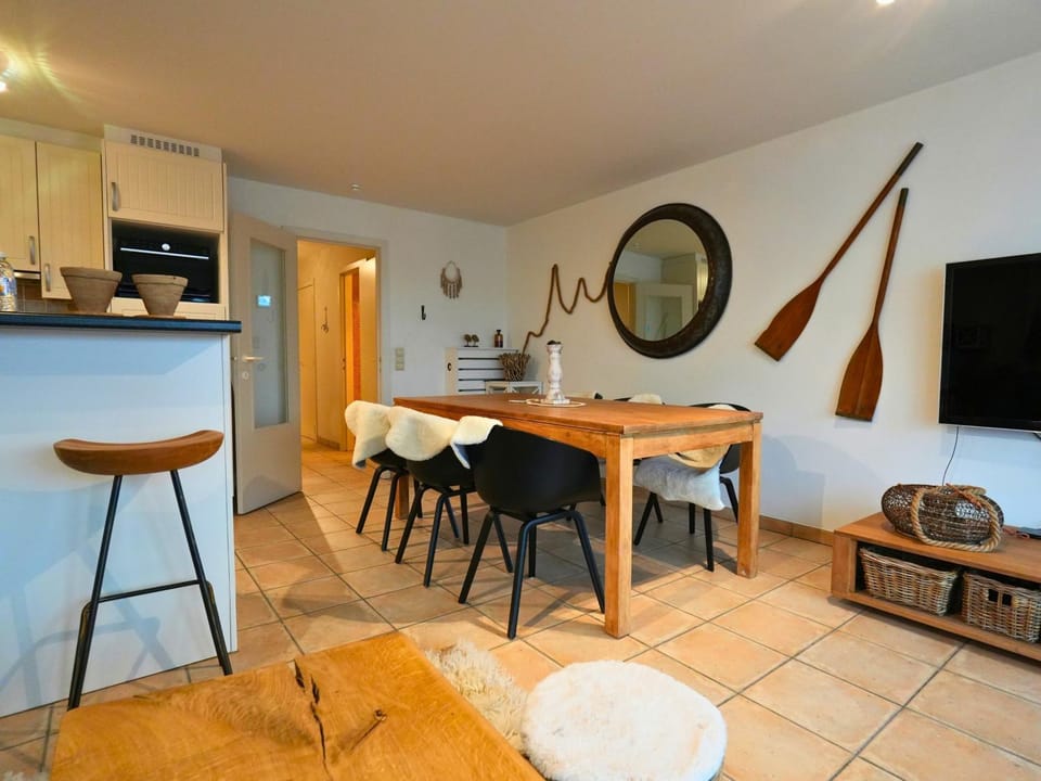 TV and multimedia, Kitchen or kitchenette, Dining area, stove