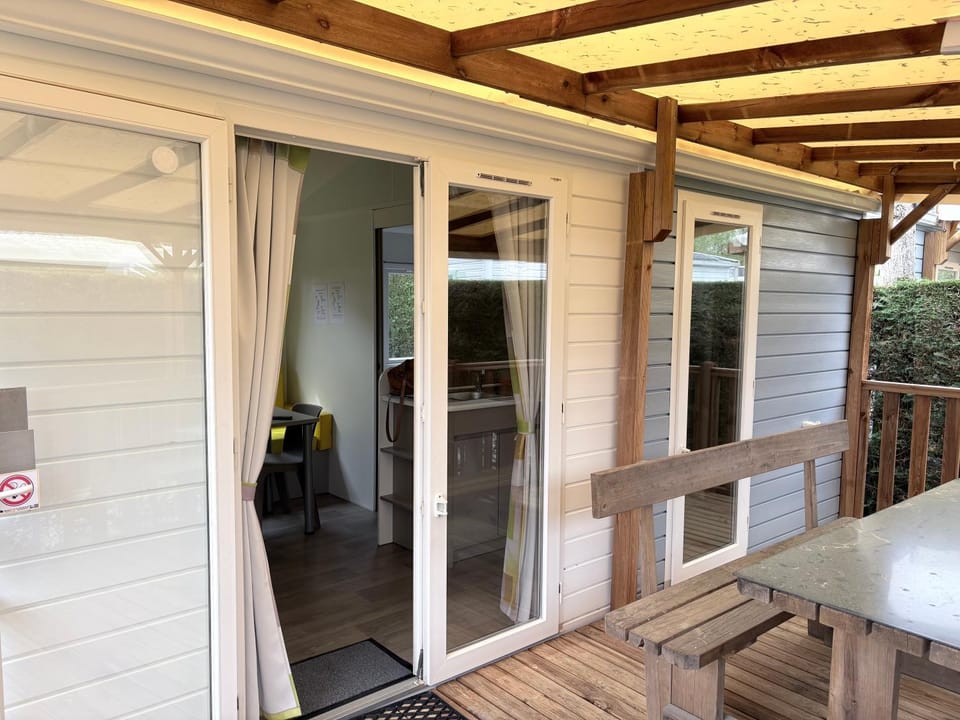 Bungalow Camping 4 étoiles Campground/ 
RV Resort in Vieux-Boucau-les-Bains