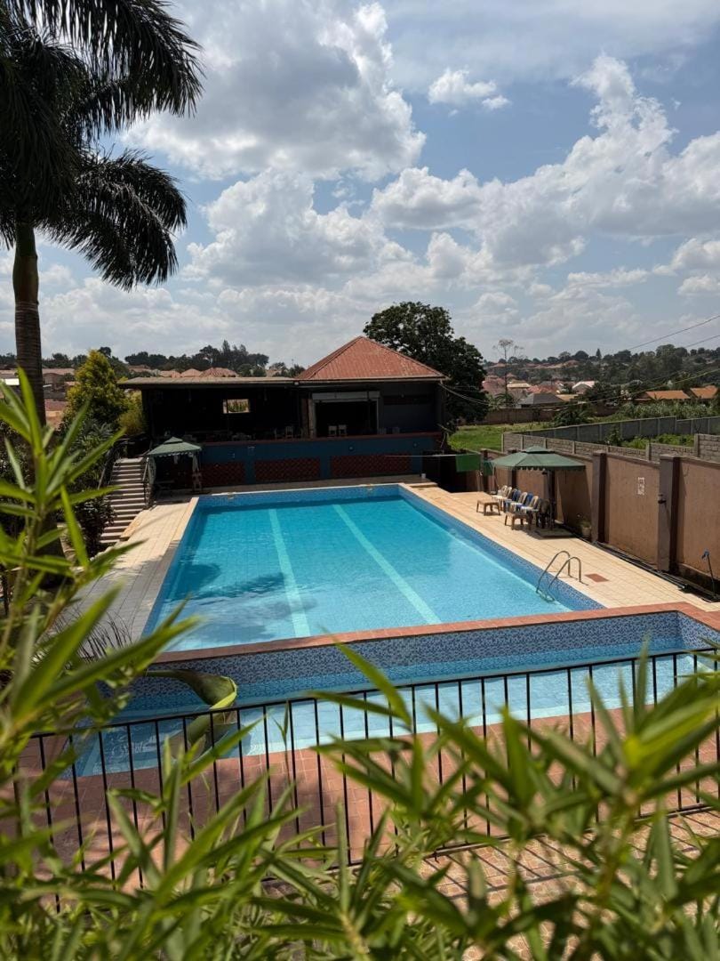 SKYLAB LONGUE RESTAURANT AND Spa Bed and Breakfast in Uganda