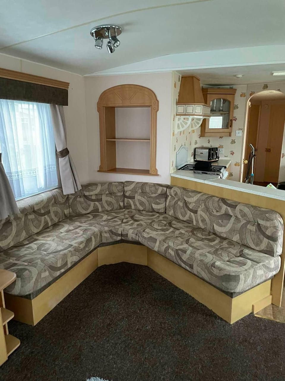 Kitchen or kitchenette, Living room, Seating area, stove, toaster