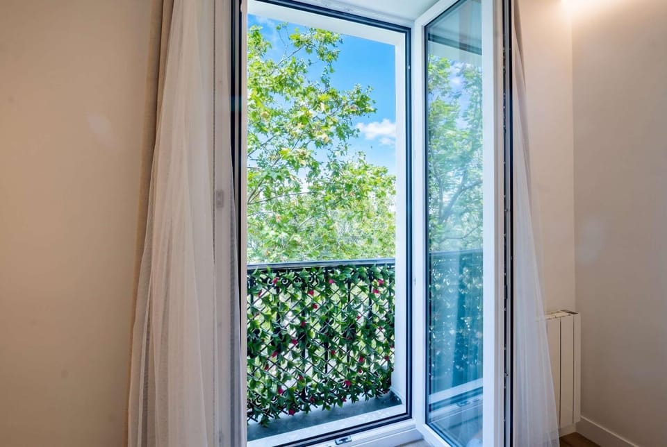 Luxury Flat 6 Guests Bastille Apartment in Paris