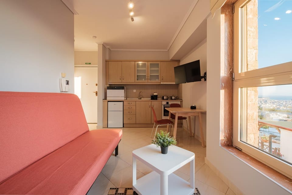 TV and multimedia, Kitchen or kitchenette, Living room, Seating area, Dining area, oven, stove