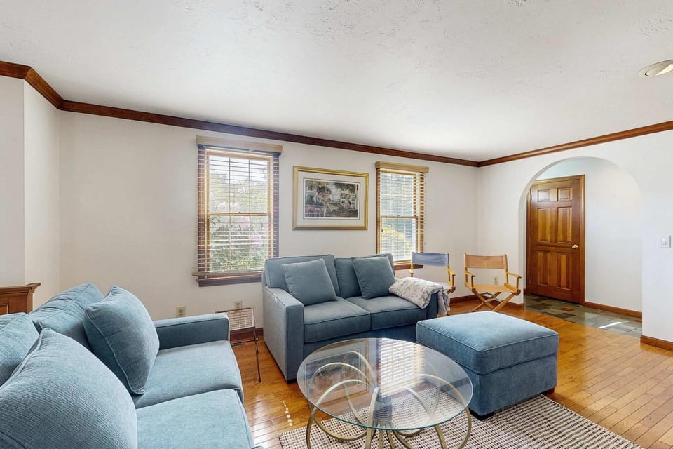 Charming Dog Friendly North Chatham Ranch House in Chatham