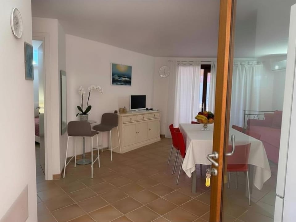 Maison Caddinas Veranda and sea 200 m away Apartment in Golfo Aranci