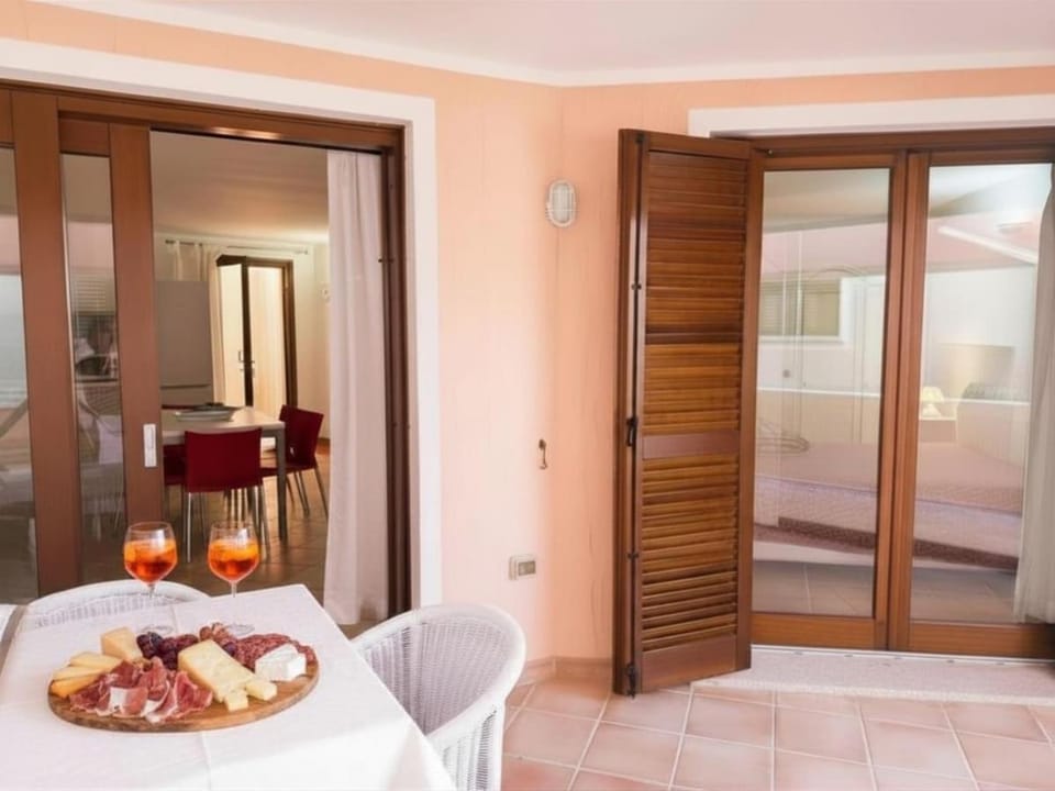 Maison Caddinas Veranda and sea 200 m away Apartment in Golfo Aranci