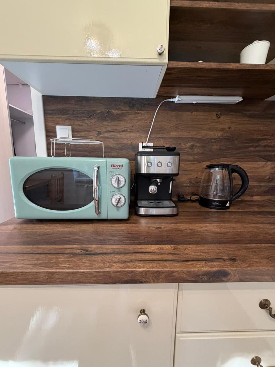 microwave, kitchen