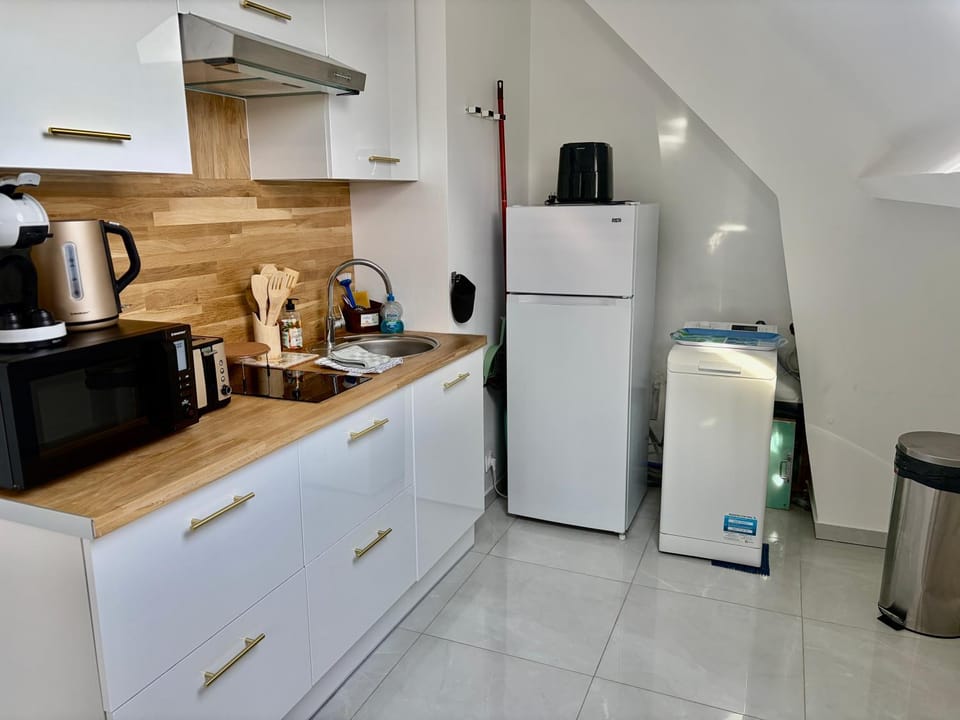 Coffee/tea facilities, Kitchen or kitchenette, microwave