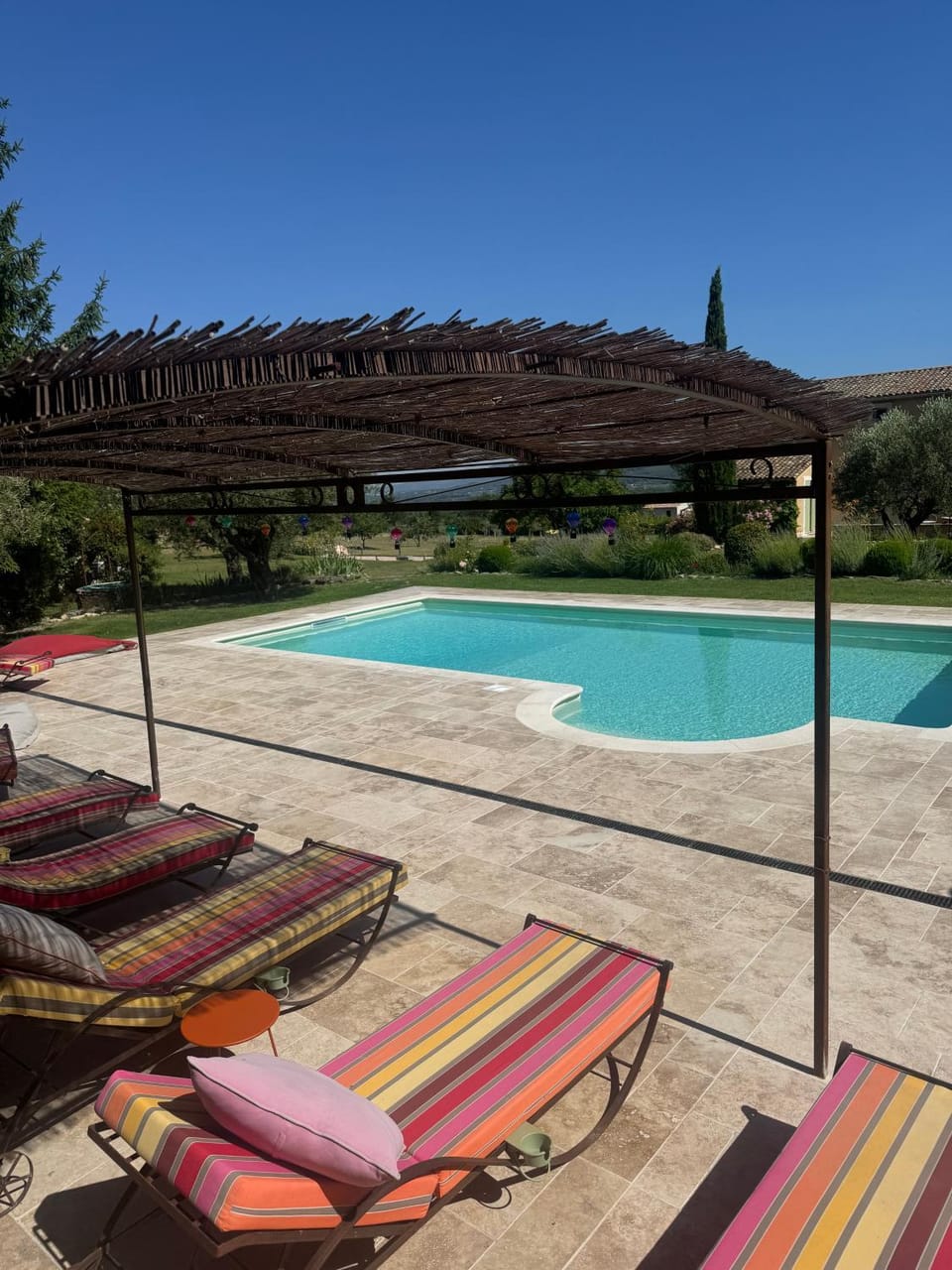 Au Clair Ventoux Bed and Breakfast in Pernes-les-Fontaines