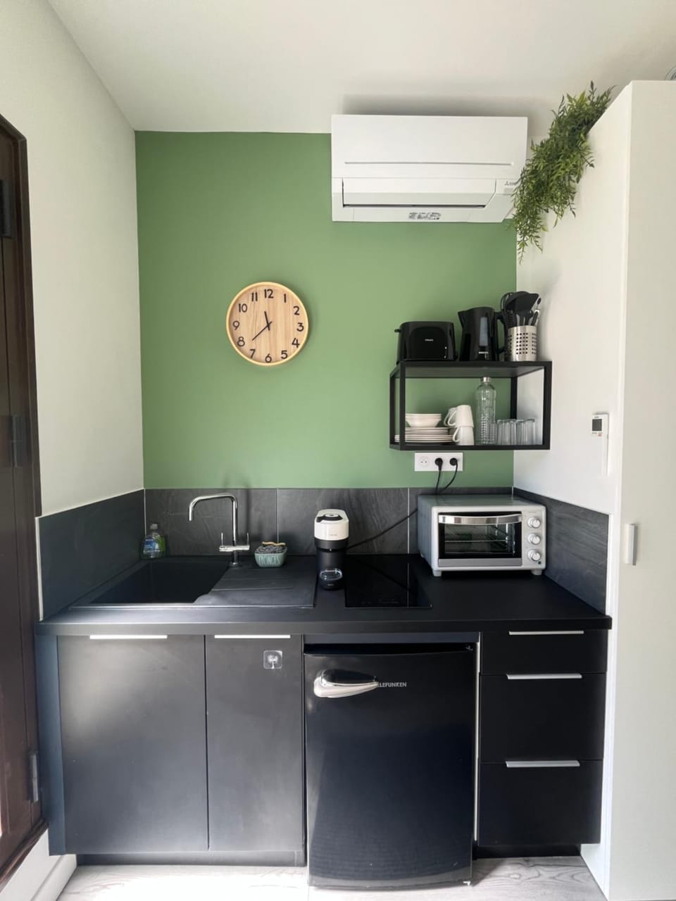 Studio rénové avec Terrasse & Jardin Proche Gare Grenoble Apartment in Grenoble