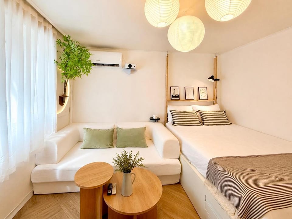 NEW OPEN - Bright Private Stay near Jamsil, COEX, Lotte Tower, KSPO Apartment in Seoul