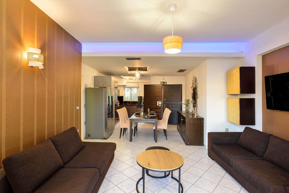 Kitchen or kitchenette, Living room, Dining area, air conditioner