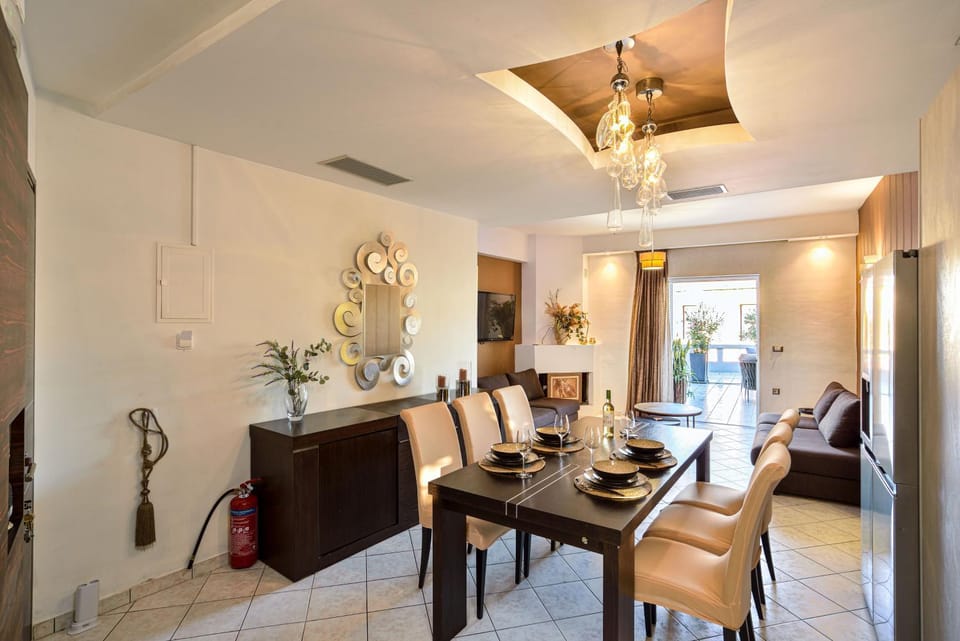Seating area, Dining area
