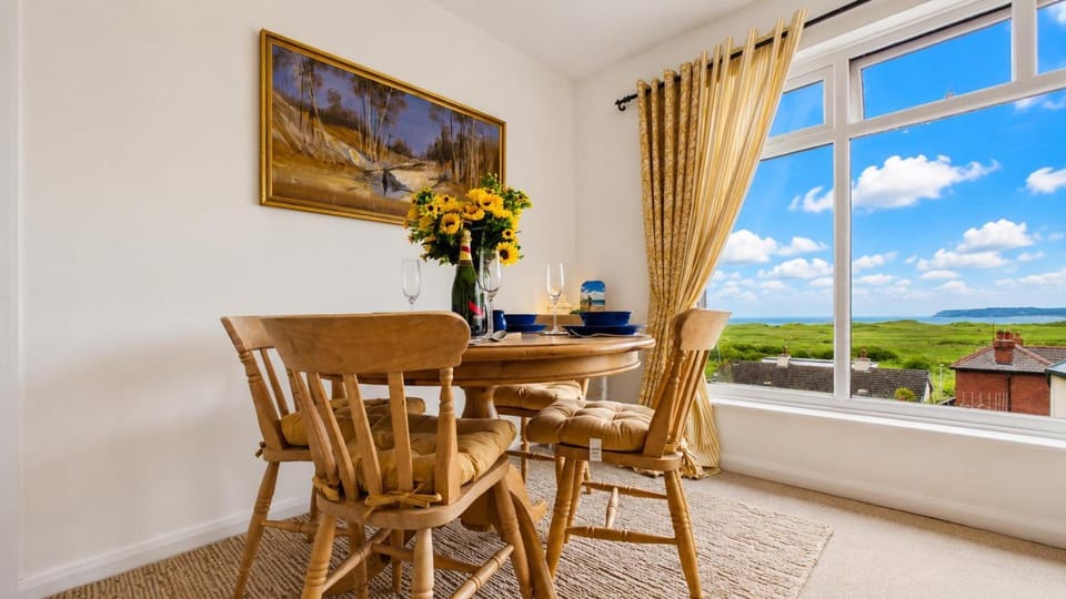 St Catherine’s Apartment - 2 Bedroom - Penally Apartment in Wales