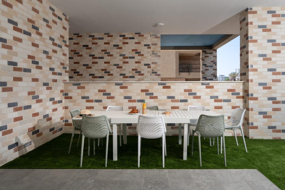 Garden, Dining area