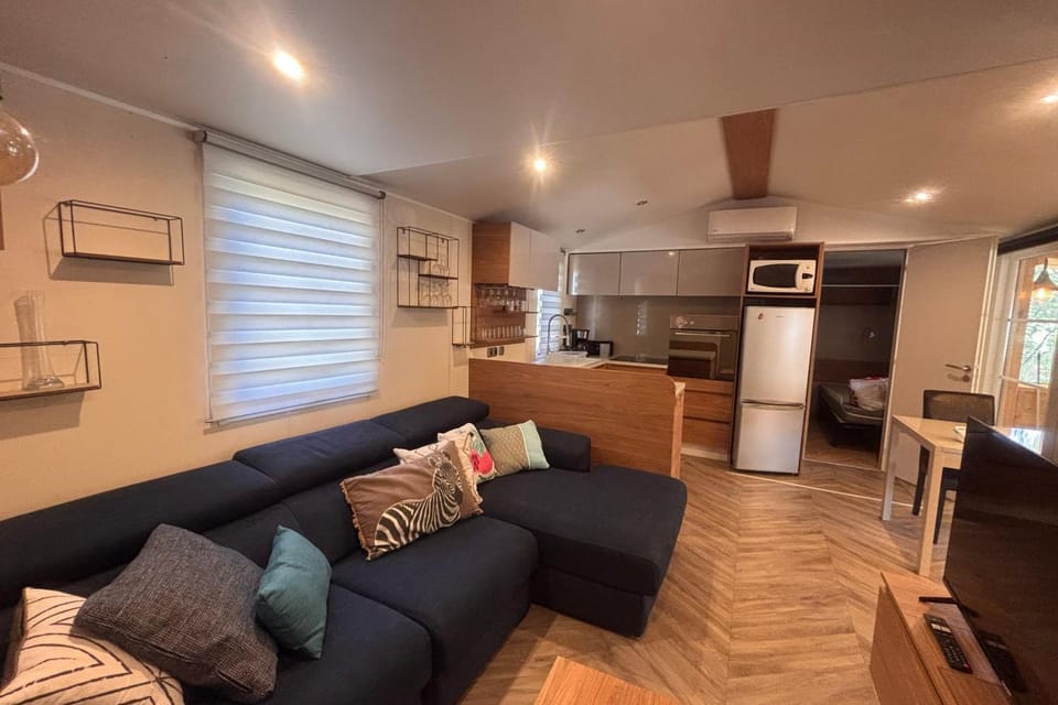 Chalet in a 5-star resort with swimming pool Apartment in Roquebrune-sur-Argens