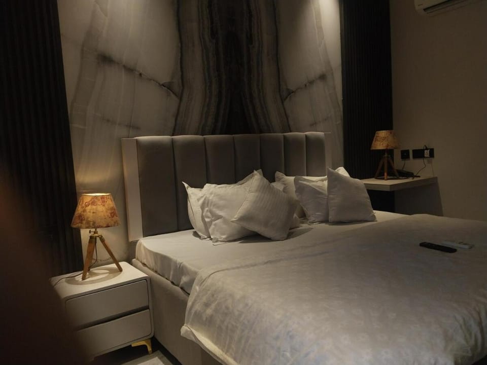 Cozy Corner I Modern 1BHK I Near Medanta Apartment in Gurugram