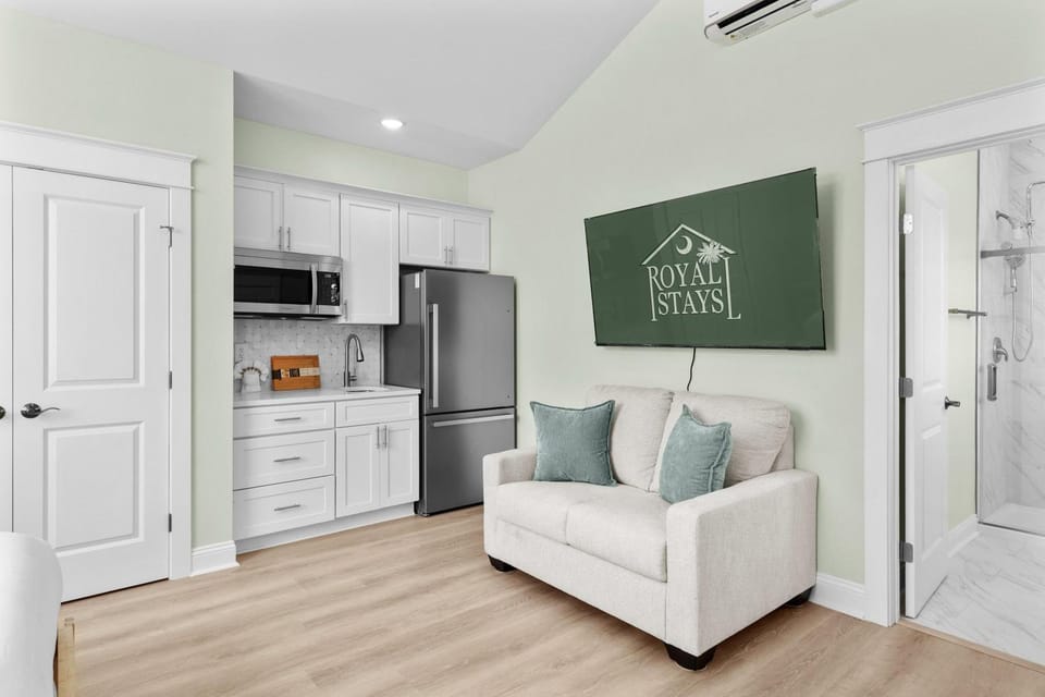 Riviera Suites | Near Beach & Boardwalk House in Myrtle Beach