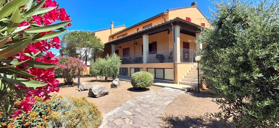 Property building, Spring, Garden, Garden view