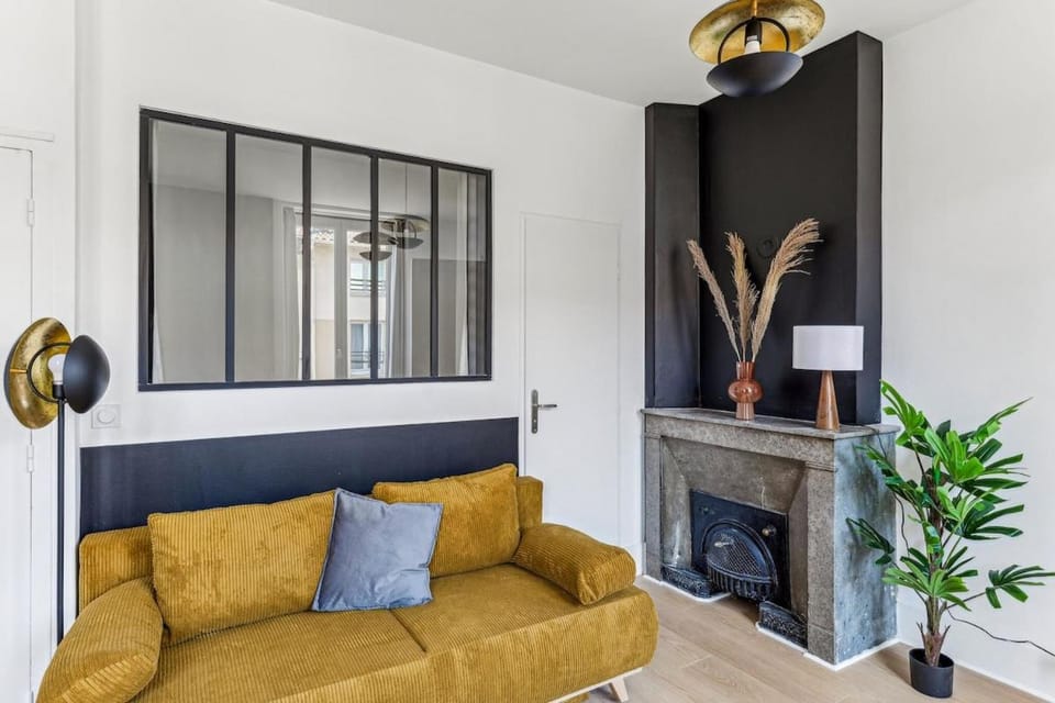 Appartement lumineux 2 chambres - à 2 min du metro Oullins centre Apartment in Lyon