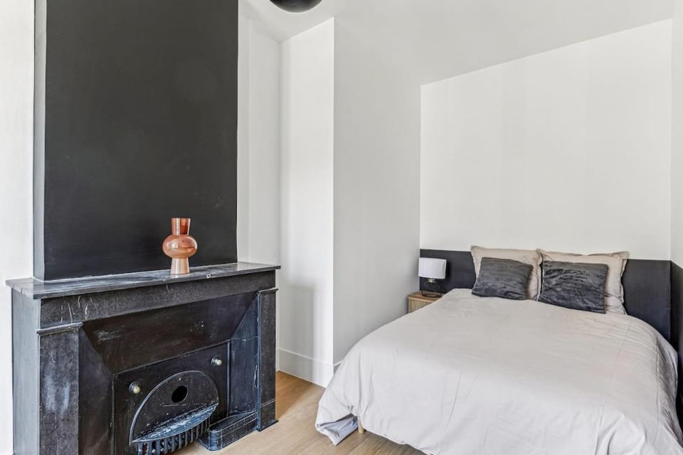 Appartement lumineux 2 chambres - à 2 min du metro Oullins centre Apartment in Lyon