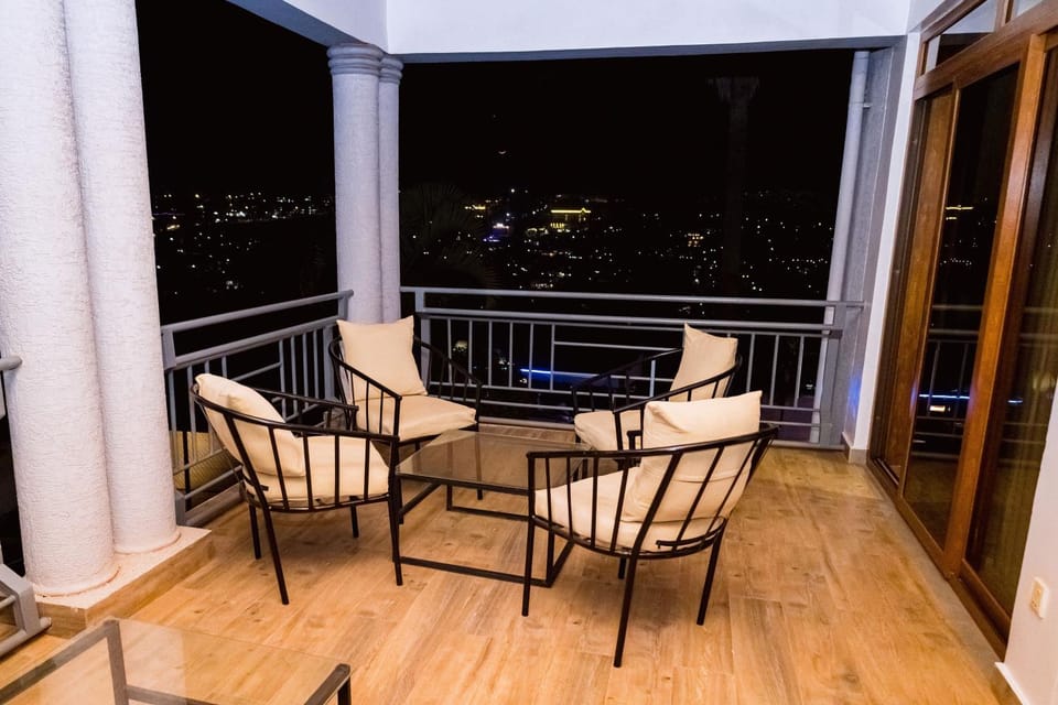 Night, Balcony/Terrace, Seating area, Dining area