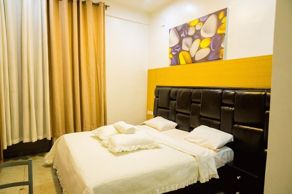 Bed, Bedroom, City view