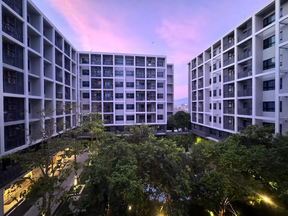 Dusit D2 Hua Hin Studio Free WiFi, Swimming Pool, Mountain View, Near Beach and Town Center Apartment in Nong Kae