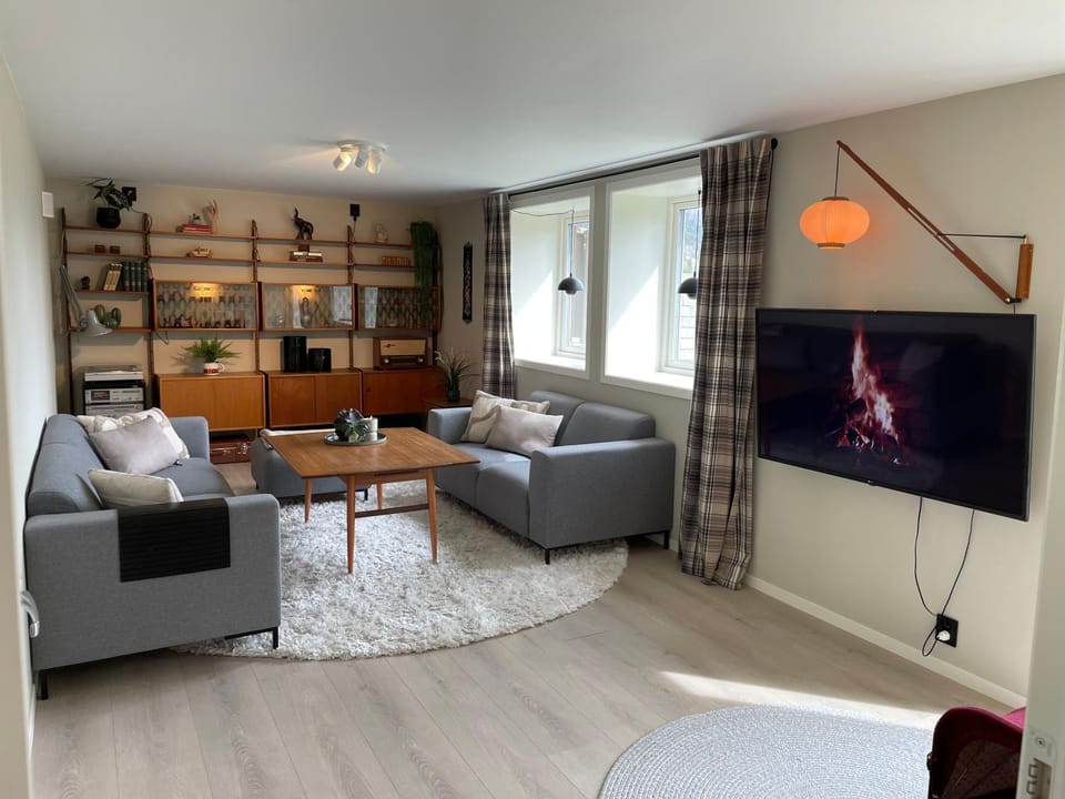 TV and multimedia, Living room, Seating area