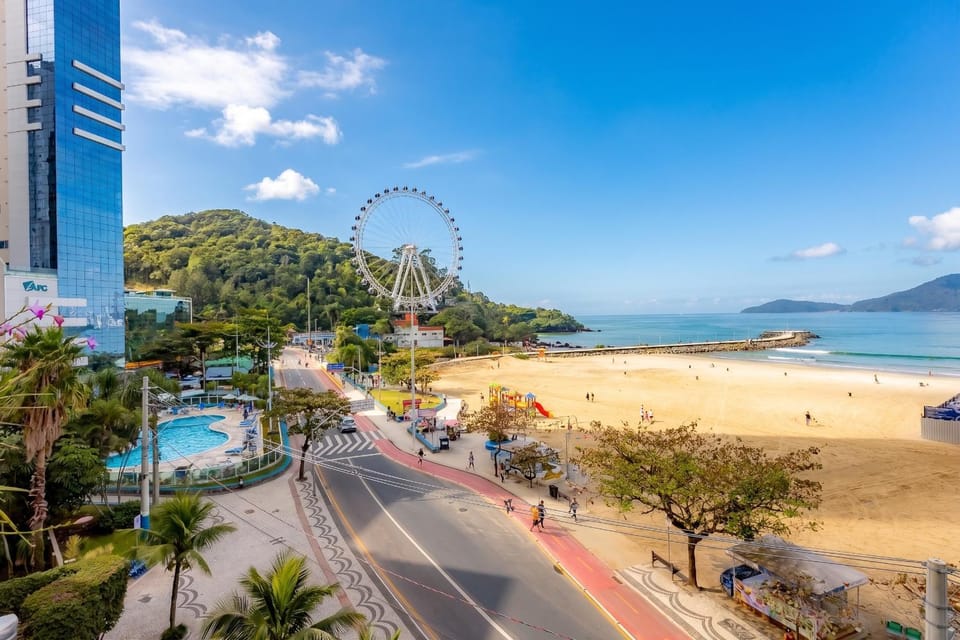 Apto de luxo com piscina privativa e vista para o mar em Balneário Camboriú Apartment in Balneário Camboriú