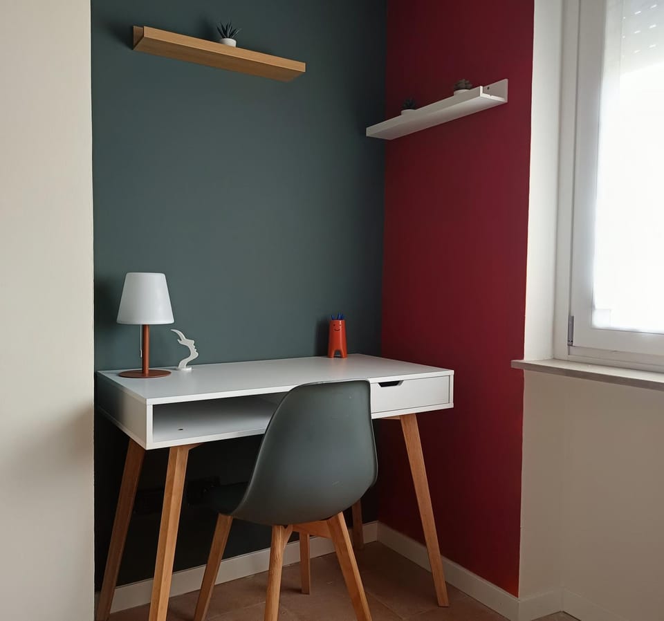 Dining area, hair dresser