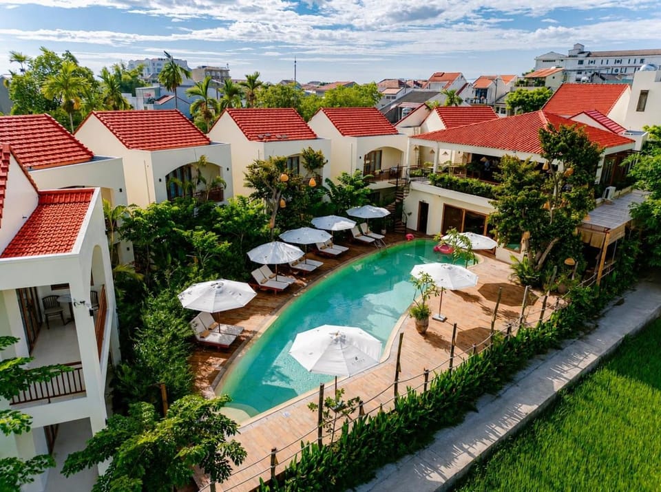 Property building, Natural landscape, Garden, Garden view, Pool view