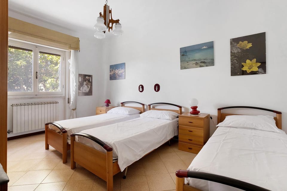 Property building, Living room, Bedroom