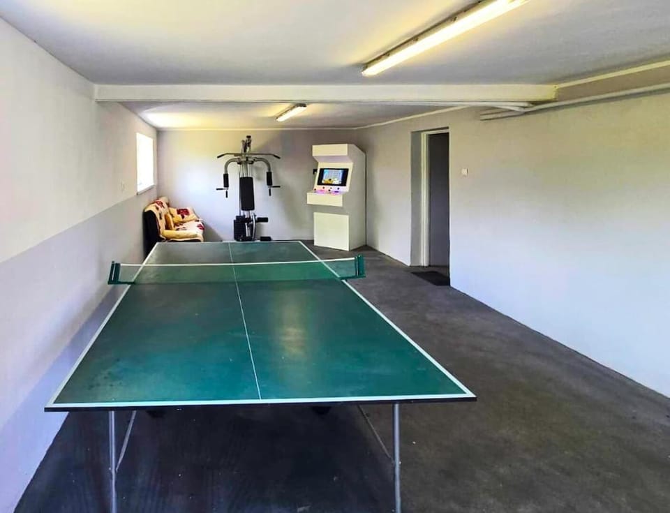 Table tennis