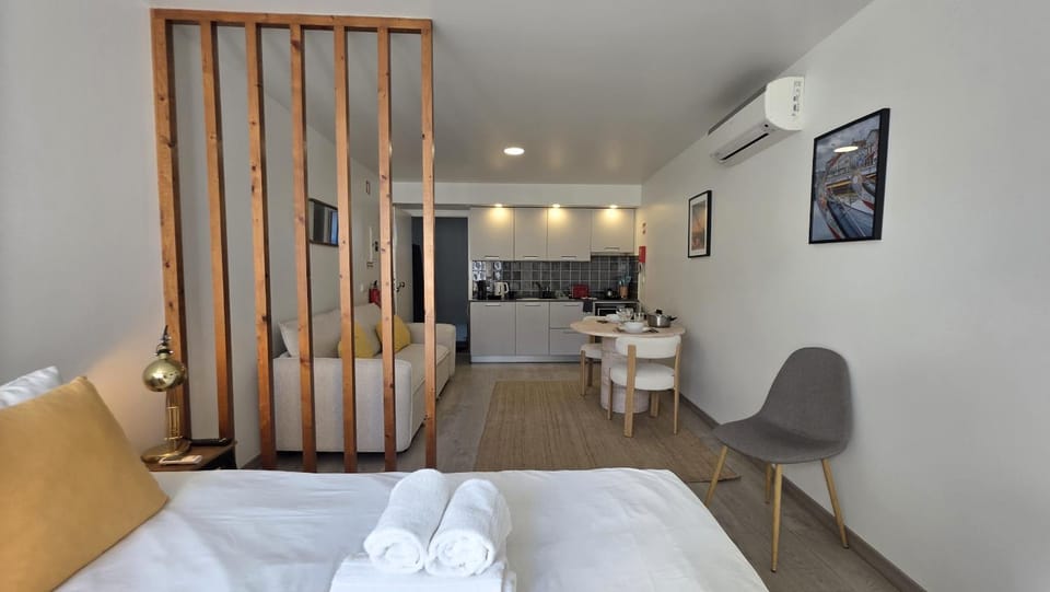 Living room, Photo of the whole room, Bedroom