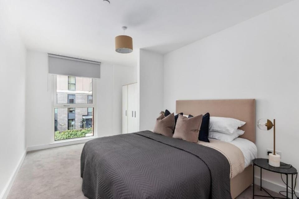 By canary wharf Apartment in London