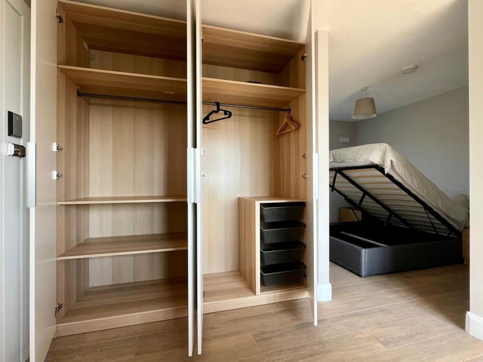 storage, wardrobe