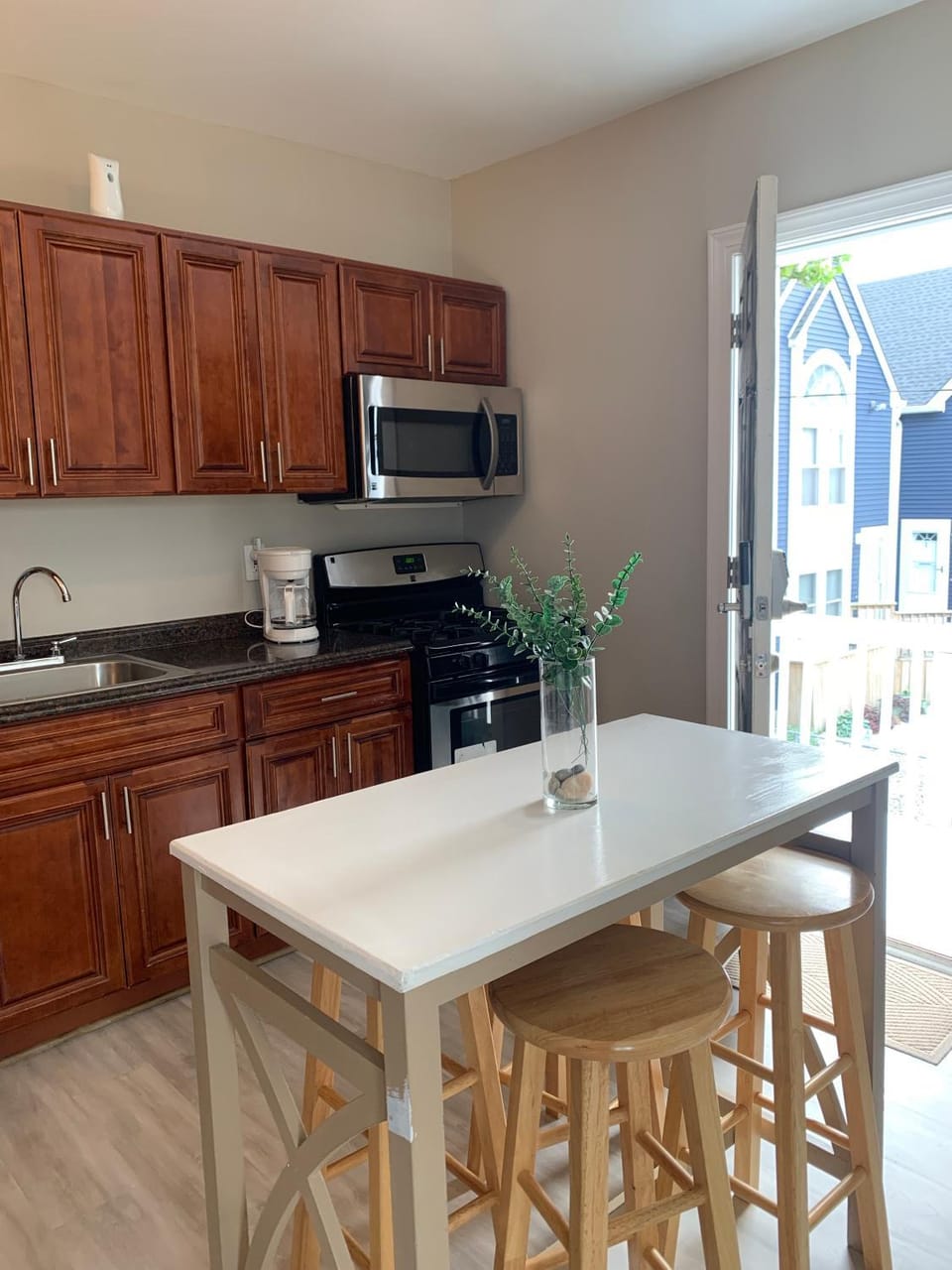 Patio, Kitchen or kitchenette, Seating area, Dining area