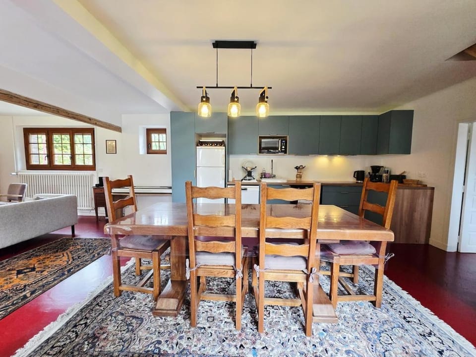 Dining area, stove, kitchen
