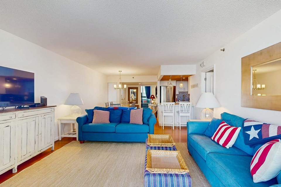 Sea Colony 3rd floor end unit condo with pools tennis & pickle ball courts fitness center House in Sussex County