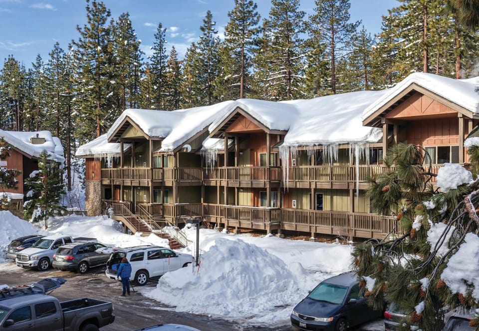 Wyndham South Shore Two 2BR Apartments House in Round Hill Village