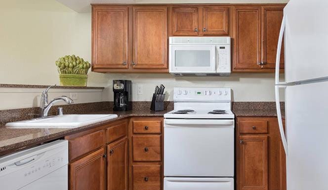 Wyndham South Shore Six 6BR Apartments House in Round Hill Village