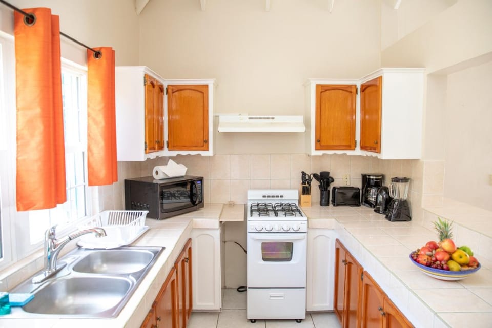 Kitchen or kitchenette, kitchen