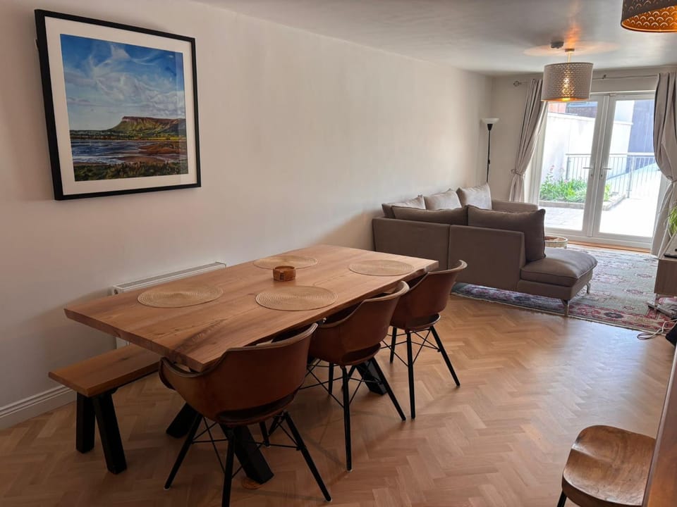 Spacious 2 Bedroom Apartment near Croke Park with Outdoor Patio Apartment in Dublin