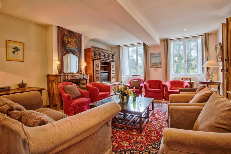 Living room, Seating area