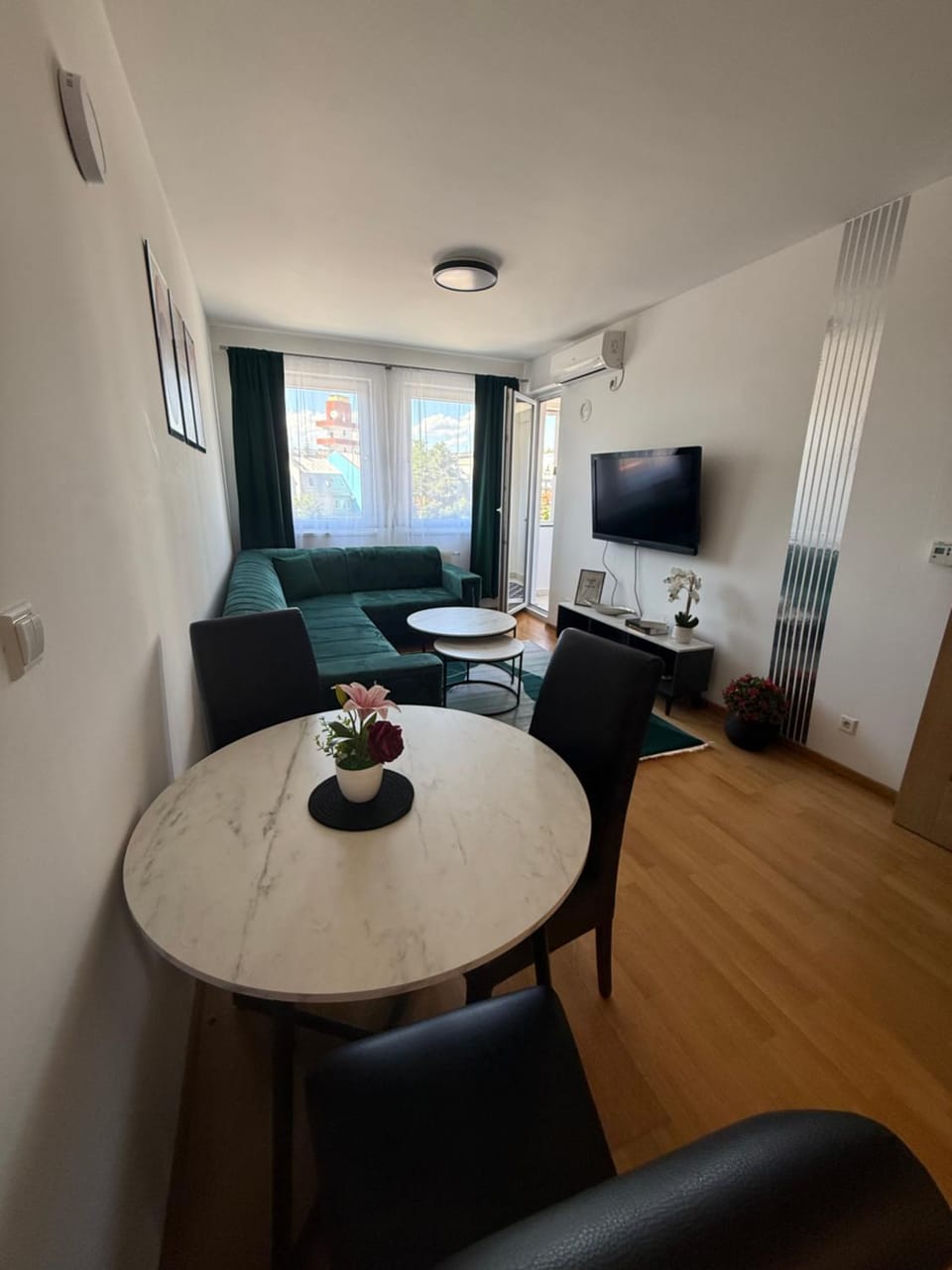 Daky home near AirPort ,tram and City center Apartment in Sarajevo