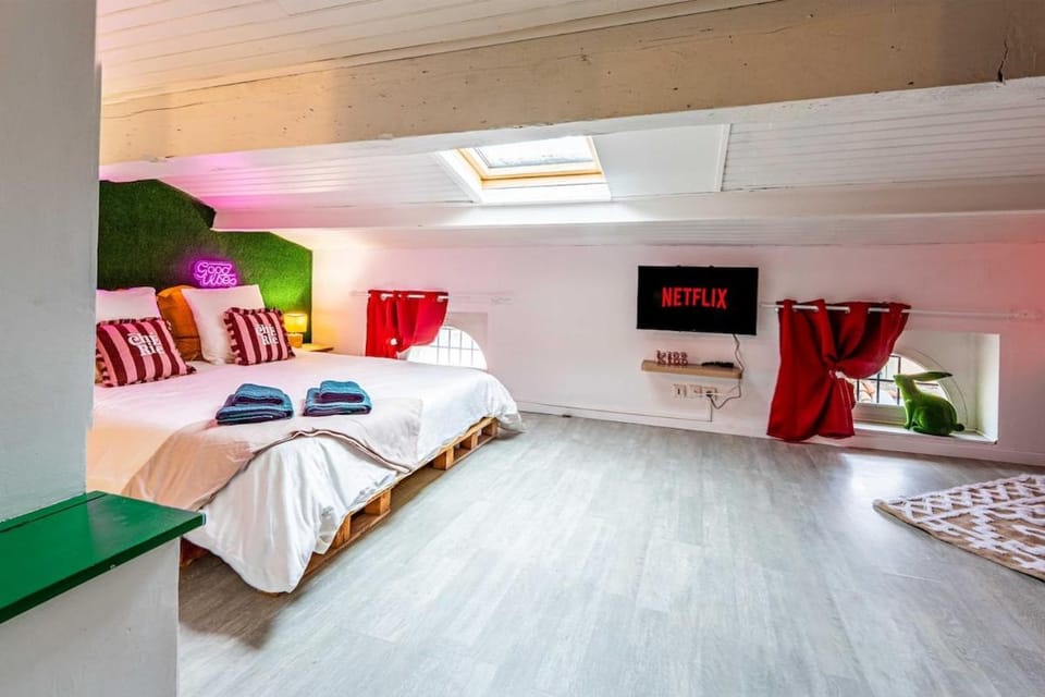Air-conditioned two-room apartment Free parking Close to Aude Apartment in Carcassonne
