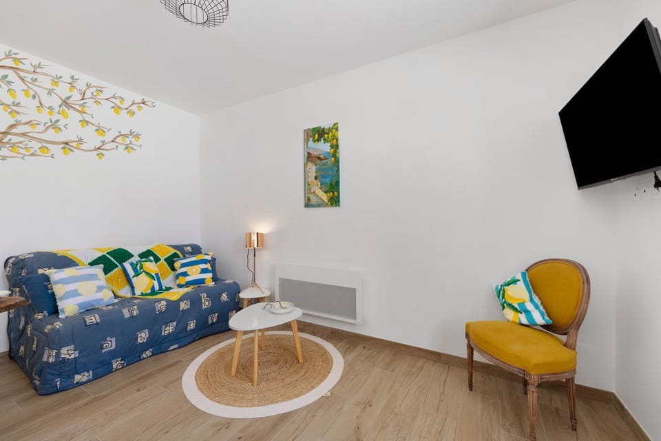 Property building, Living room