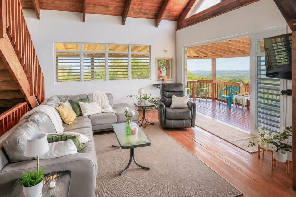 Natural landscape, TV and multimedia, View (from property/room), Balcony/Terrace, Living room, Seating area, Evening entertainment, Mountain view